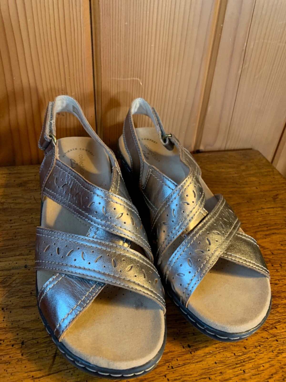 Sandali Clarks leggeri pelle oro metallizzato cinturino comodi zeppa misura 7