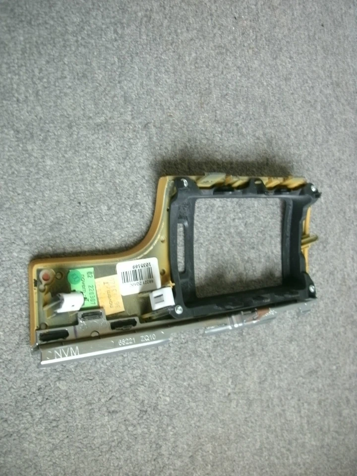 2013 2014 年日产 Armada Infiniti QX56 通风板左仪表板饰边   — 第 3/4 张图片