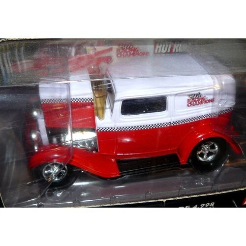Modelo 1/24 - 1/25 (IT) de un sedán Ford 1932 personalizado entrega - Imagen 1 de 1