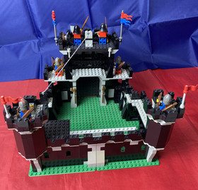 Vintage LEGO Set: Black Monarch's Castle 6085 Complete Except String - Pre-Owned