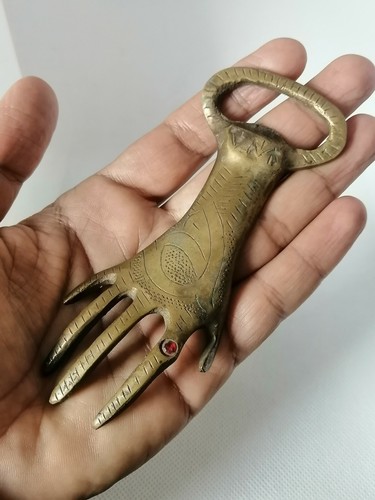 Splendido e raro antico amuleto apribottiglie vintage bronzo marocchino vecchio - Foto 8 di 12