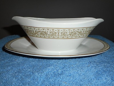 WENTWORTH REGENCY JAPAN Porcelain Sauce Gravy Boat with Attached Drip Plate 2230
