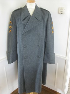 abrigo militar gris
