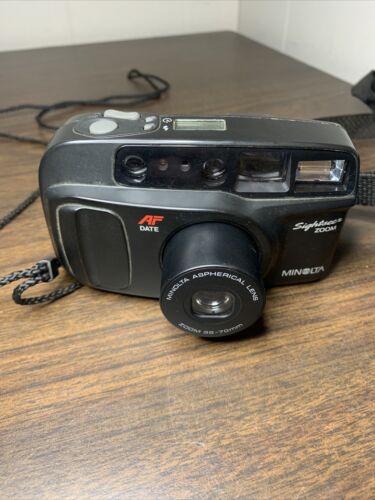 Minolta Black Sightseer Zoom AF 35mm Point and Shoot Film Camera - Picture 2 of 13