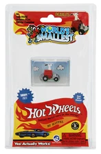 Worlds Smallest SNOOPY Red Baron Peanuts Charlie Brown Hot Wheels Cars