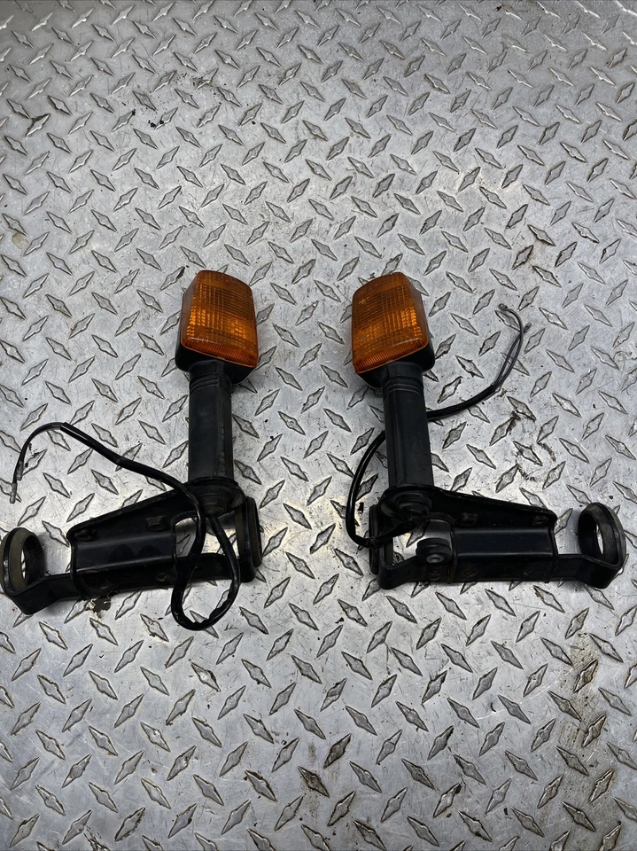 Suzuki GS500E 1992 luces de giro delanteras izquierda derecha indicadores k3064 Foto 2 de 4