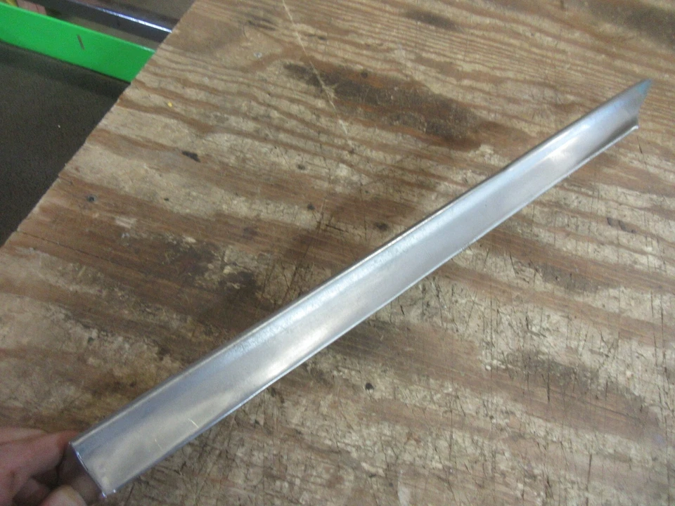 1956 凯迪拉克系列 62 四门轿车外部后车顶边缘装饰成型 D — 第 4/4 张图片