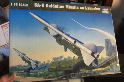 1/35 Trumpeter SA-2 Guideline SAM Missile On Launcher NIOB/Parts sealed