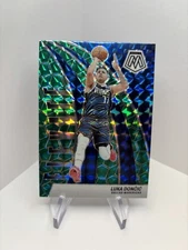 2023-24 Panini Mosaic ☆ Luka Doncic #2 ☆ Elevate Green Mosaic Parallel