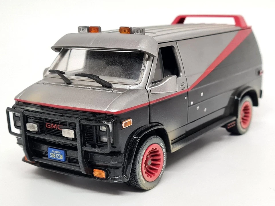 Greenlight 1/24 - GMC Vandura 1983 The A-Team Dirty Version Diecast Car - Image 4 of 4