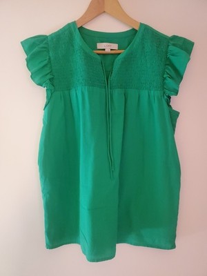 LOFT Boho Green Flutter Sleeve Split Neck Tasseleo TieNeck Top Size Medium