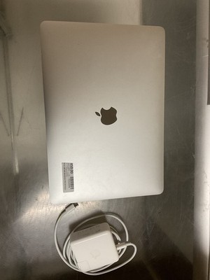2020 Apple MacBook Pro 13.3'' M1 - 8GB RAM 256GB SSD (A2338)