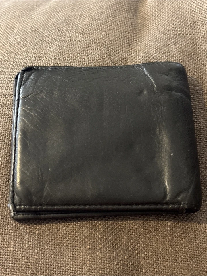 Pierre Cardin Men's Leather Wallet Bi-Fold Soft Leather With Preppy Lining - Image 4 of 4