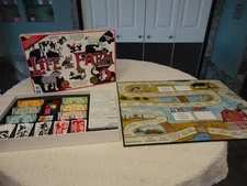 2012 WE ARE FUN GAMES LIFE ON THE FARM BOARD GAME ( complete ) ^