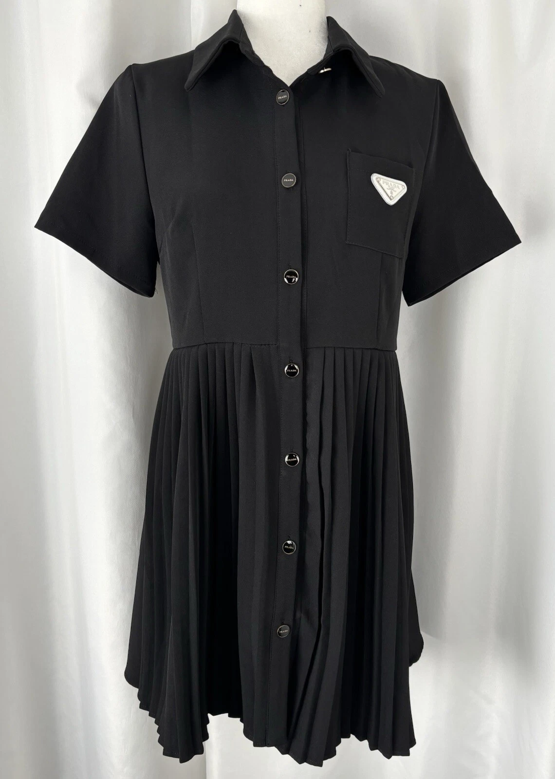 Abito midi donna Prada Re Nylon nero completo bottoni davanti gonna plissettata taglia L