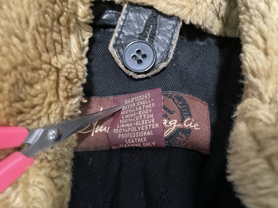 Chaqueta de trapo americana de colección para mujer talla L negra imitación cuero cuello de piel moto aviador Foto 4 de 4