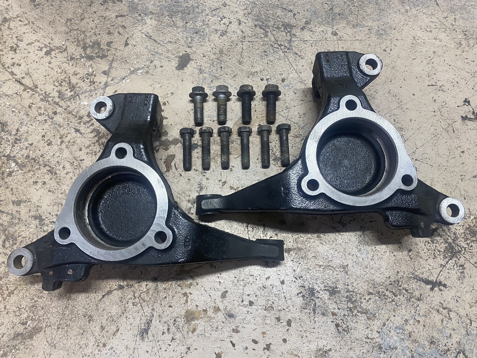 9804 2wd S10 Blazer Spindles w/ Bolts Gbody Big Brakes C5 Corvette