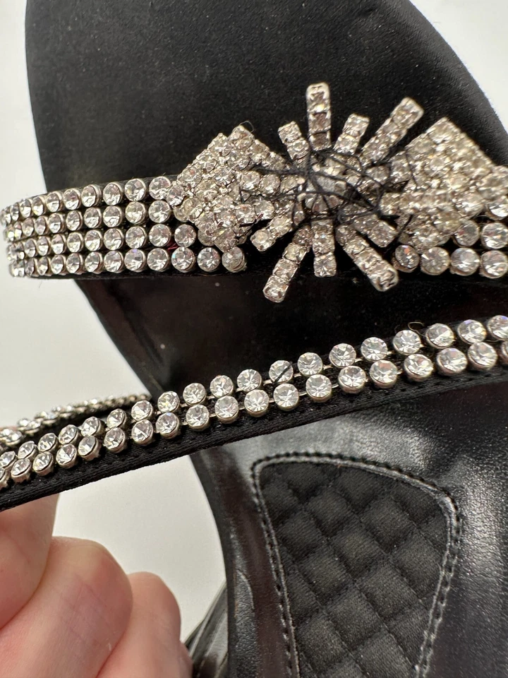 Zapatos de tacón negros elegantes con pedrería talla 6 Valerie Stevens para mujer Foto 4 de 4