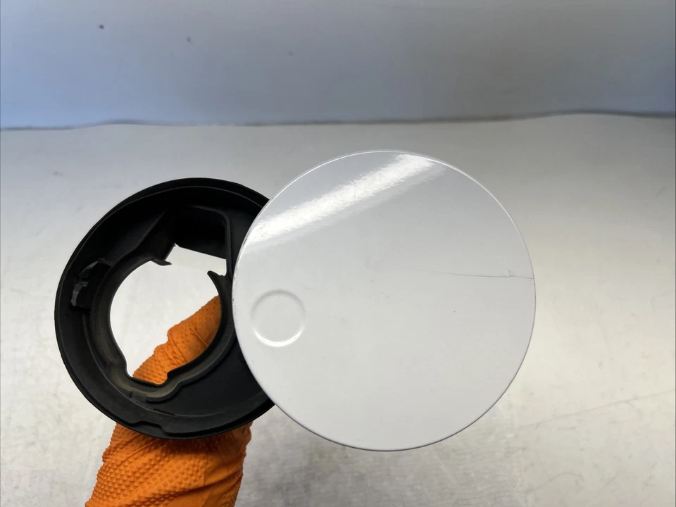 Tapa de puerta de puerto de carga OEM FORD FUSION ENERGI EV DG93-F405A02-AC Foto 4 de 4