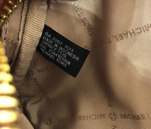 NUEVO CON ETIQUETAS MICHAEL KORS Fulton Doble Cremallera Cuero Bolso Equipaje/Logotipo Dorado $198 - Imagen 15 de 22