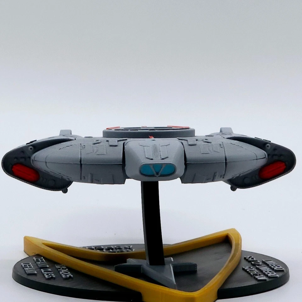 Modelo USS Defiant NX-74205 impreso en 3D - Exhibición coleccionable de nave espacial de ciencia ficción Foto 4 de 4