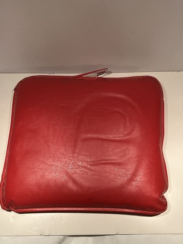 Vintage Indiana University Seat Cushion 60’s/70’s w/White IU Logo & Lettering - Picture 7 of 12