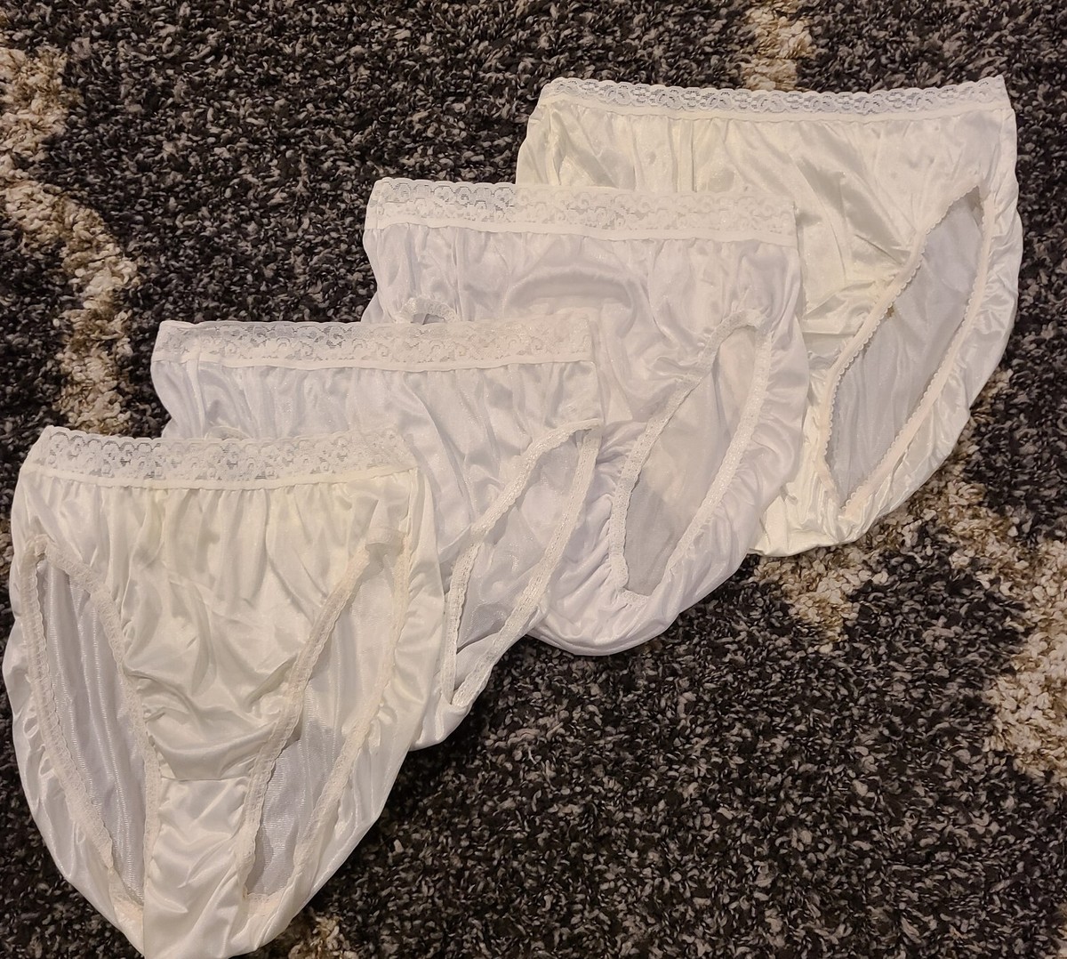 NEW Vintage Hi-Cut Hanes Her Way Ultra Sheer Nylon w/tags sizes 5-10 Wide  Lace