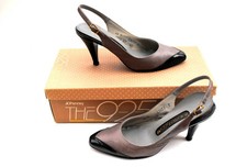 1970s Spectator Tip Heels JCPenney 9-2-5 Gray Black Slingback Pump Shoe Size 6.5