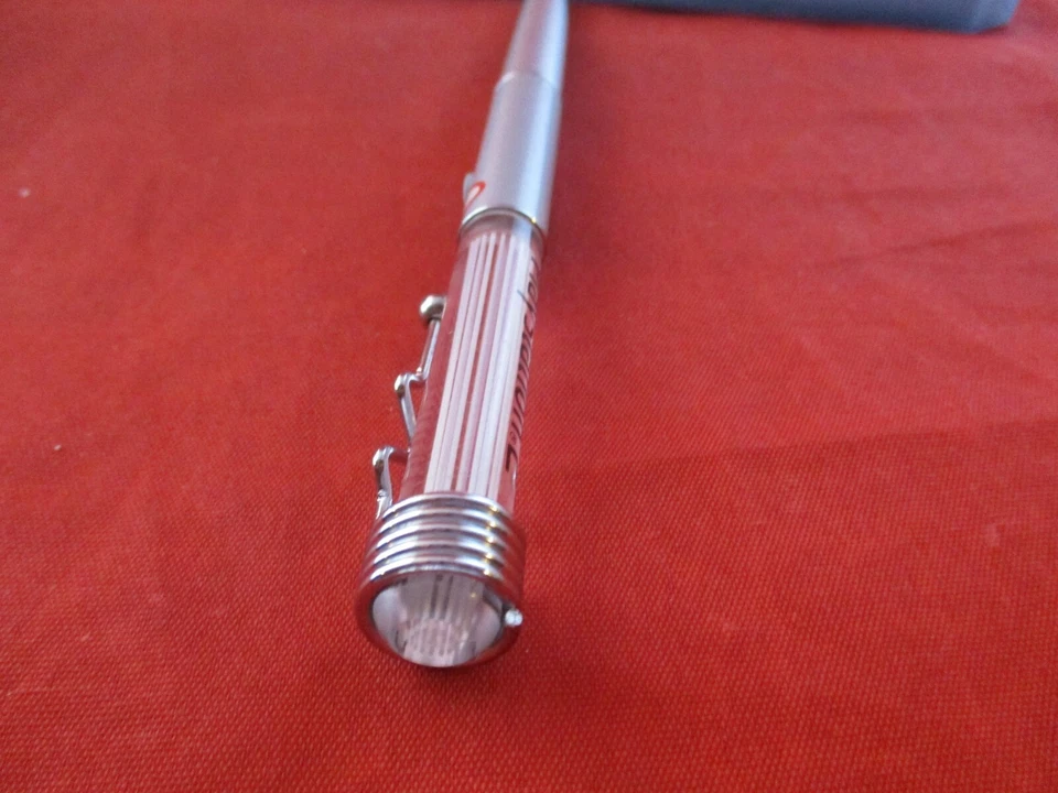 Consola Sony Playstation 2 PS2 E3 Promo Pluma Iluminada con Estuche *No escribe/Funciona* Foto 3 de 4