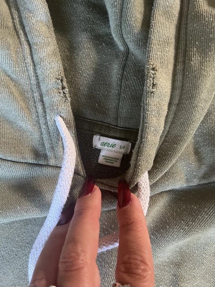 Conjunto de salón sudadera y pantalones deportivos verdes pequeños Aerie Foto 3 de 4