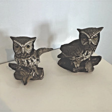 LOT 2 Vintage Ceramic Fgurines of an Owl Sitting on a Log.