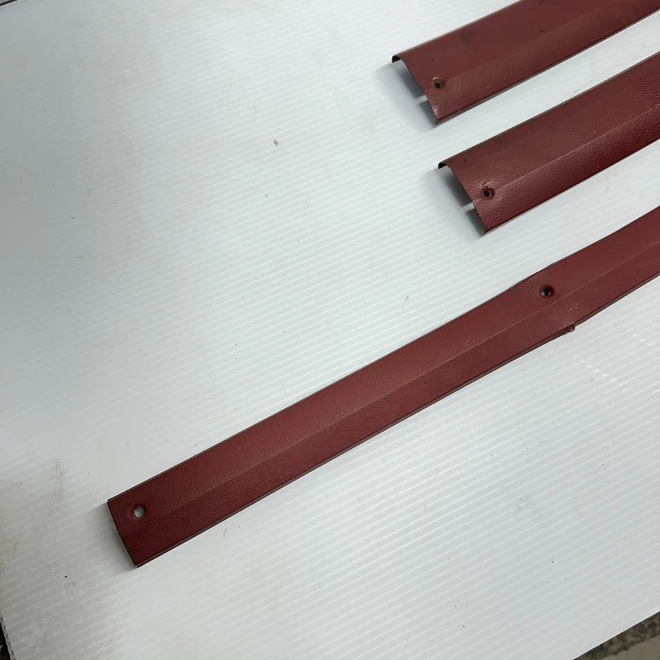 73-87 Chevrolet GMC Squarebody Headliner Roof Metal Trim red Blazer Jimmy - Imagem 2 de 4