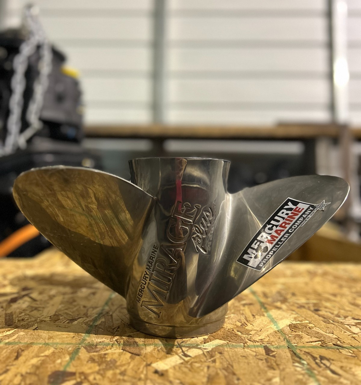 Mercury Mirage Plus 25P, 3 blade-stainless steel-no hub, Right Hand