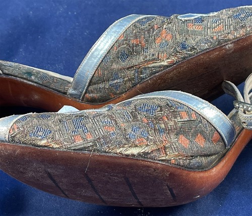 Vintage La Valle Art Deco 1930s Gold Lame Silver Leather Trim Ankle Strap Shoes - Picture 4 of 5