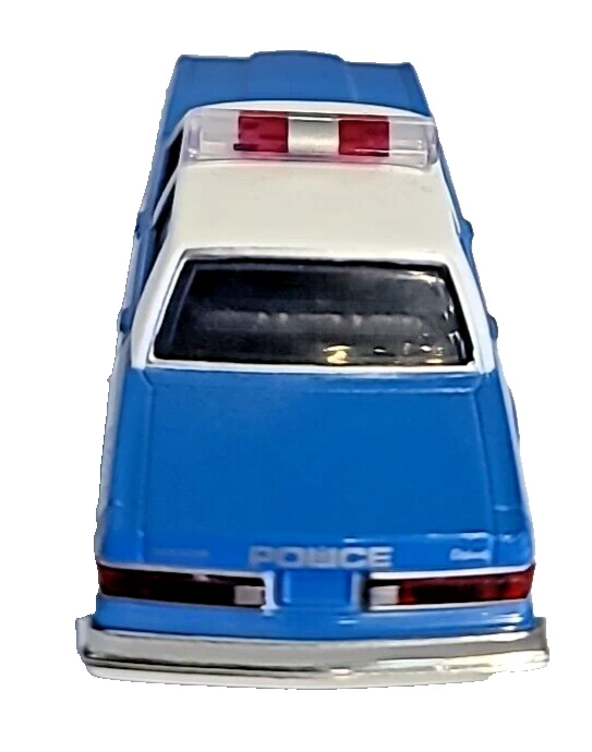 1983 DODGE DIPLOMAT POLICE CAR BLUE 1/43 DIECAST BY MOTORMAX - Image 4 of 4