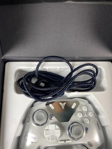 FLYDIGI APEX 4 Wireless PC Controller, Xbox, Force Feedback, Trigger Force - Picture 7 of 9