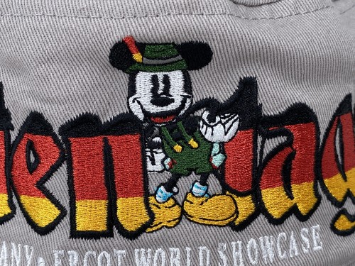Sombrero Cubo Buen Etiqueta Parques Disney Epcot Alemania Mickey Mouse Beige M/L Usado en Excelente Condición - Imagen 3 de 11