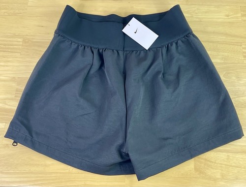 Nike Team Tech Pack Grey Woven High Waist Shorts DX0626-060, Women’s L - NWT $70 - Picture 3 of 6