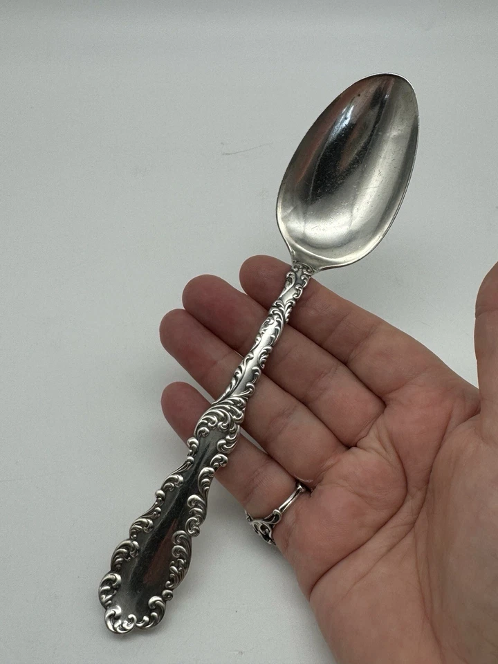 "Cuchara para servir Waverly de Wallace, plata de ley 1890 8"" SIN MONOGRAMA" Foto 2 de 4