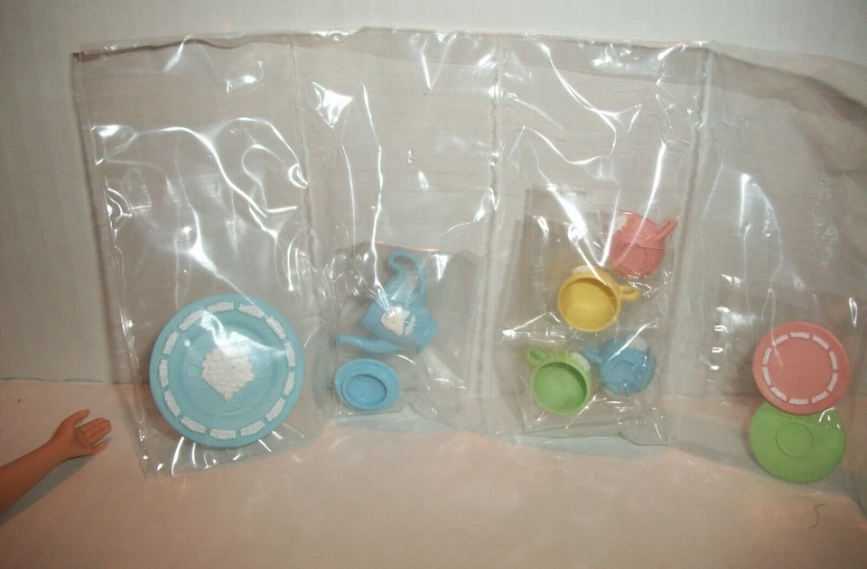 Juego de platos de lujo raros re-ment 2005 miniatura para muñecas tamaño 1/6 retiradas A24 Foto 2 de 4