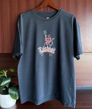 Camiseta vintage de los años 90 Sun Faded Sexy Devil Girl Y2K póster de patinaje inspirada en el pop