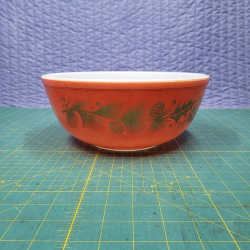 Pyrex Golden Pinecone Holly Leaf 4 qt Large Mixing Bowl  #404 Red Christmas 1960