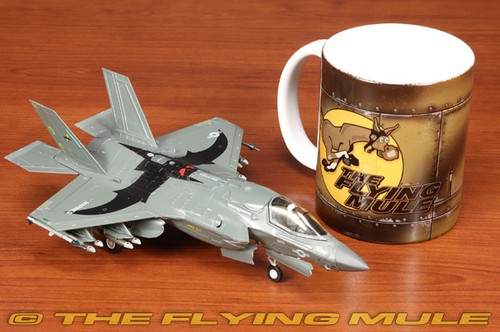Hobby Master 1:72 F-35B Lightning II USMC VMFA-242 Bats Beast Mode - Picture 4 of 8
