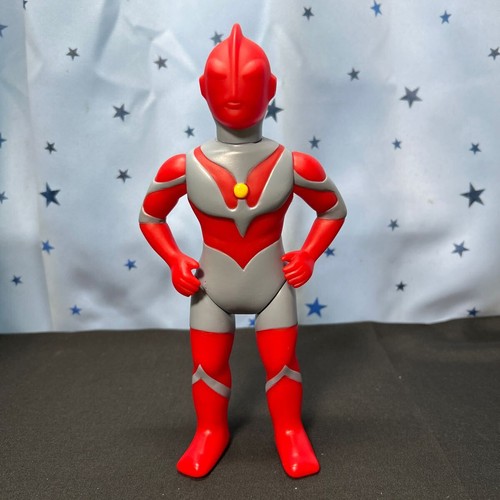 Figura in vinile Iiinn M1 Ultraman Monster vinile morbido usata