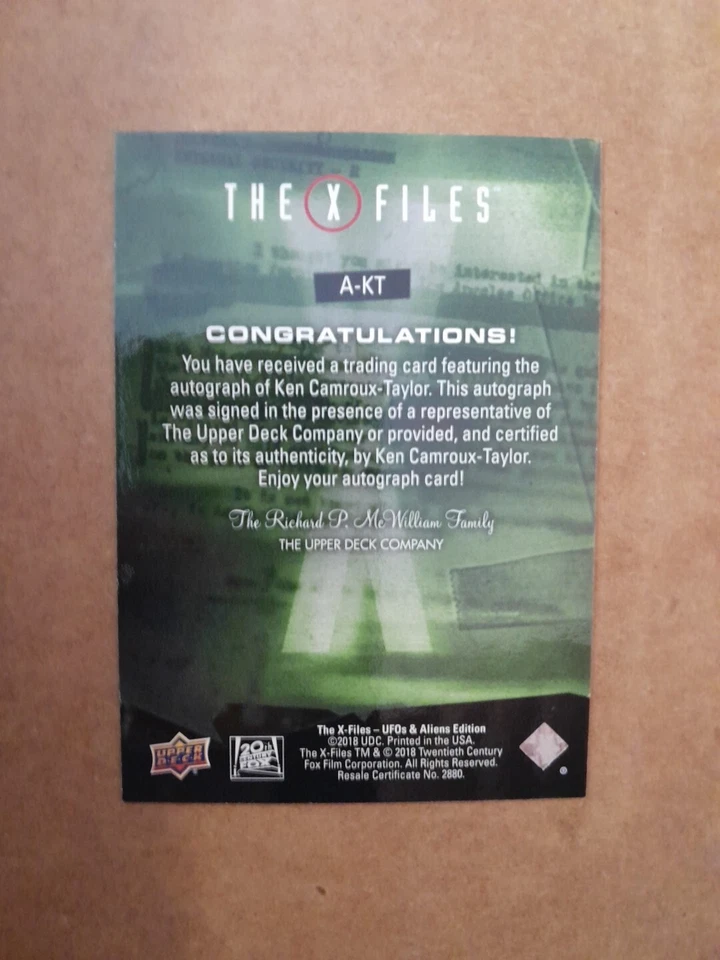 Tarjeta de autógrafos con inscripción de Ken Camroux-Taylor The X Files OVNIs Alienígenas Cubierta superior Foto 2 de 2