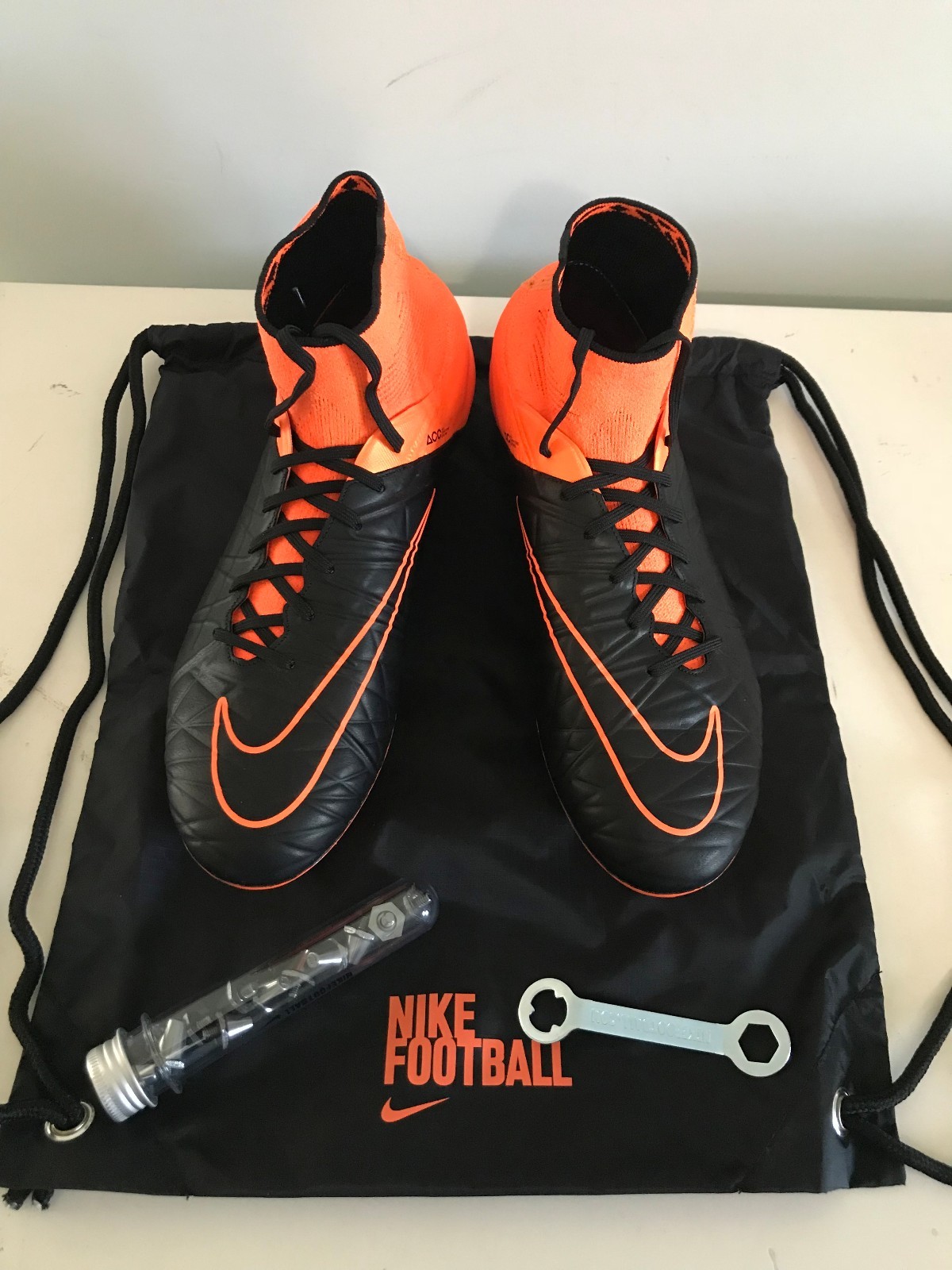 NIB NIKE HYPERVENOM PHANTOM 2 LTHR SGPRO Soccer CLEATS mens sz 10 NIB NIKE HYPERVENOM PHANTOM 2 LTHR SGPRO Soccer CLEATS mens sz 10