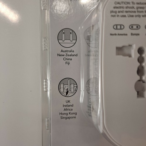 American Tourister All In One worldwide Adapter Plug with Surge Protection - New - Picture 4 of 7