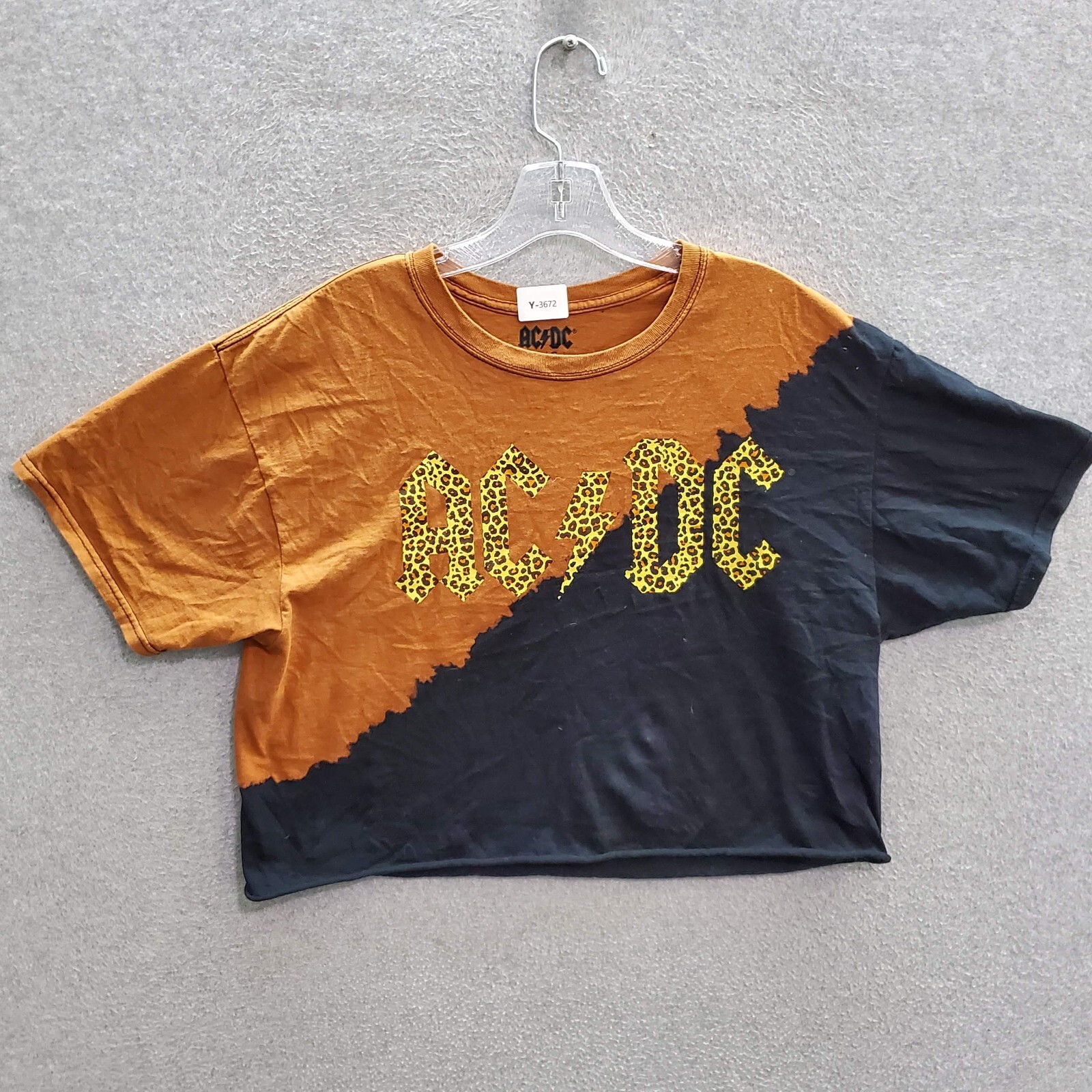 AC/DC Women Top Large Brown Colorblock T-Shirt Cropped Leopard Logo ...