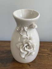 Vtg Porcelain Glazed Ivory 6  Vase W/Applied Roses, Capodimonte Style
