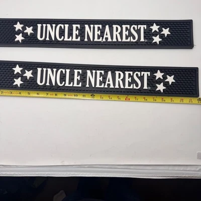 Uncle Nearest Premium Whiskey Barmatte Gummi schwarz weiß Logo Getränk verschüttet - Bild 1 von 4